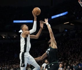 比肩四大传奇中锋，文班39分15板5帽成为NBA季后赛历史第五人